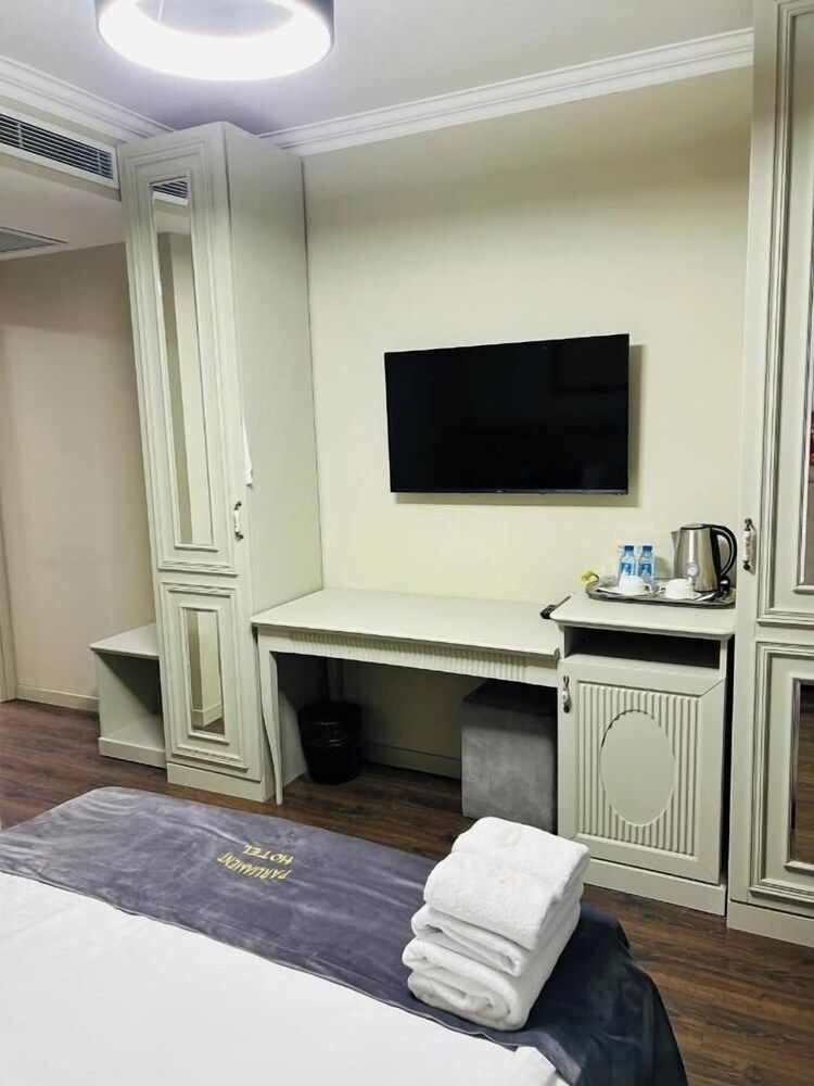 Parliament Palace Hotel Baku Standard Room, City View 18