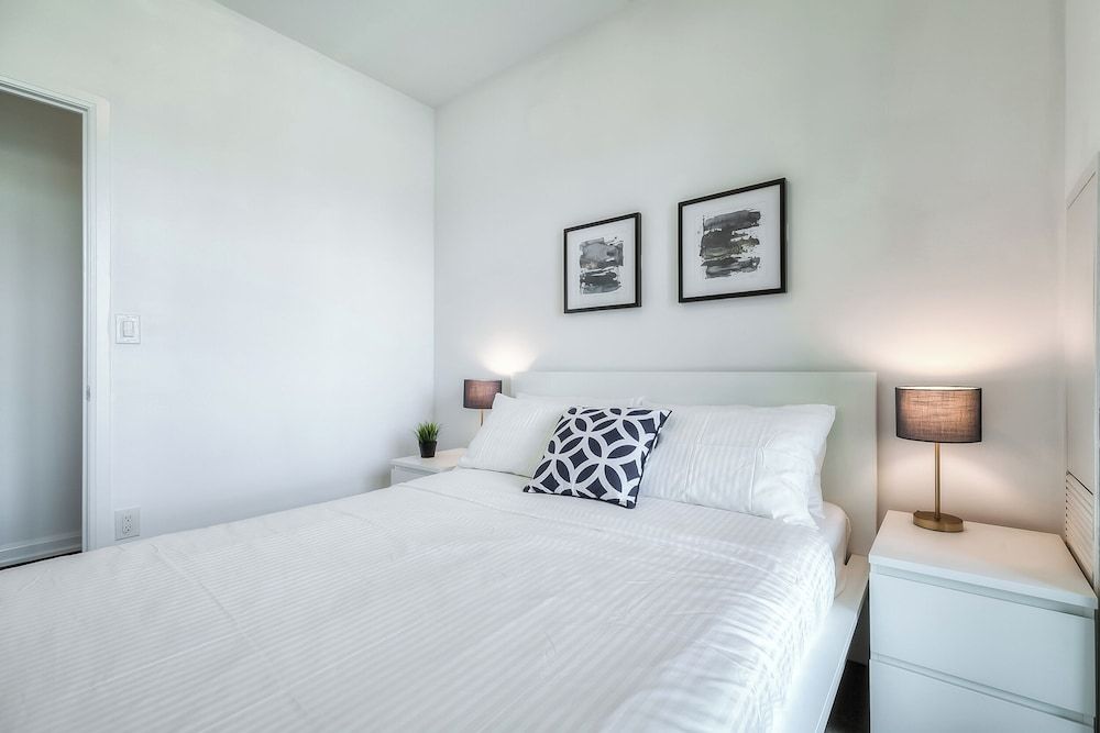 The Greenville Deluxe Suites & Towers Luxury Suite, 2 Bedrooms, City View 3