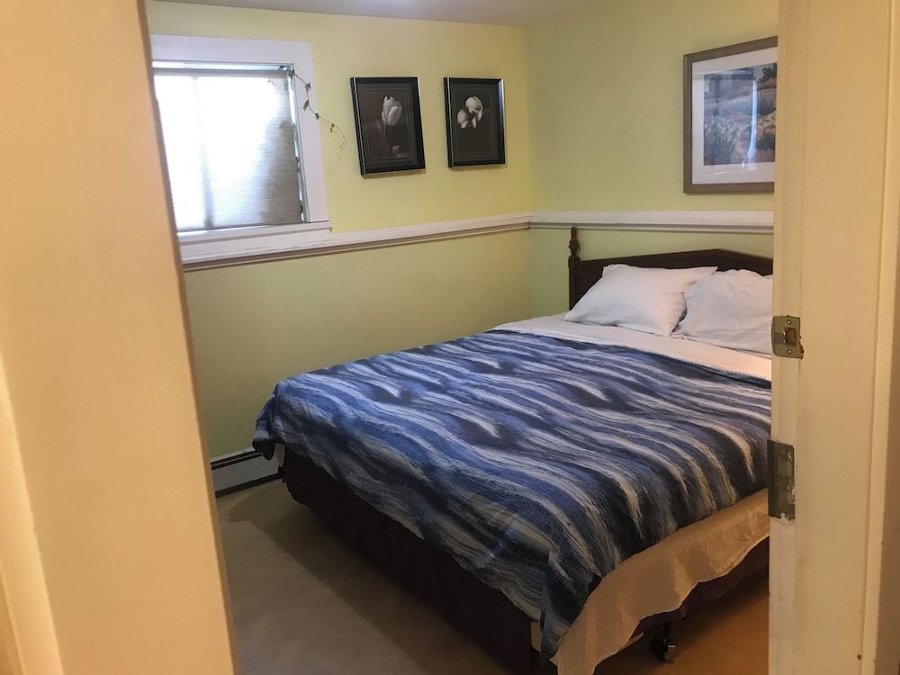 Economy Suite