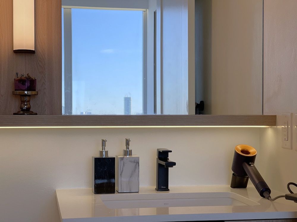 Skyline Luxe Panoramic Suites & towers Toronto Panoramic Penthouse, 2 Bedrooms, Non Smoking 28