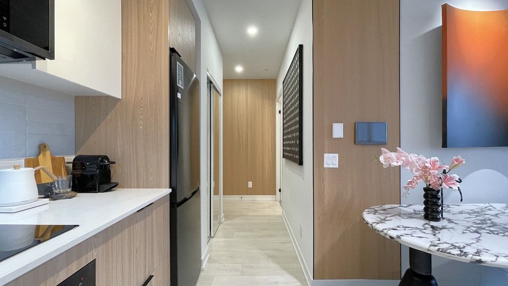 Skyline Luxe Panoramic Suites & towers Toronto Panoramic Penthouse, 2 Bedrooms, Non Smoking 23