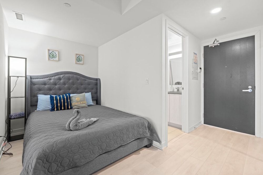 GLOBALSTAY Teahouse Condos in DT Toronto Deluxe Apartment, Multiple Beds 2