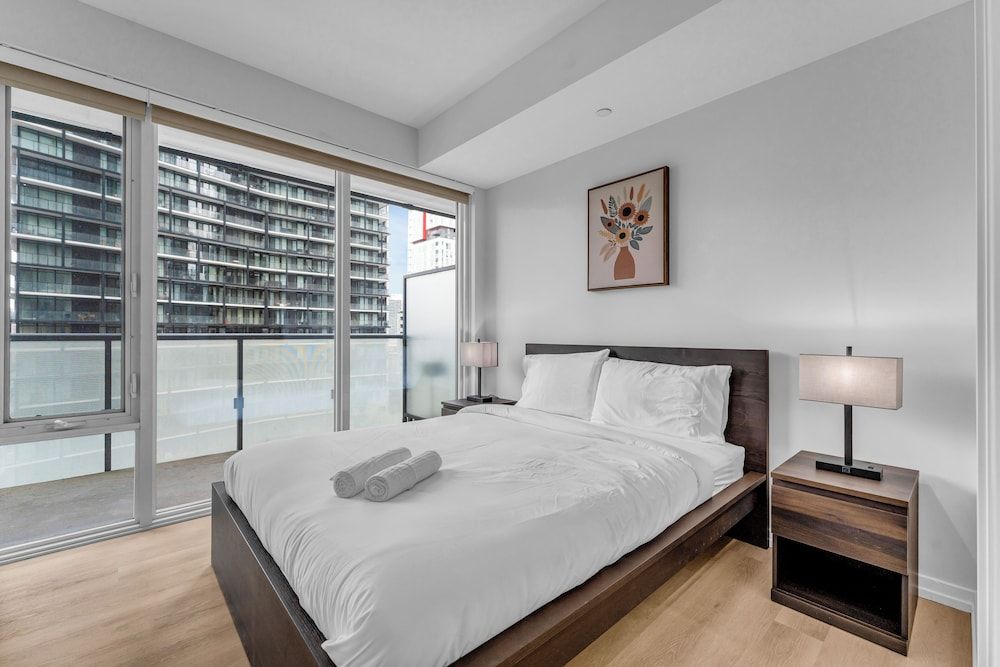 City Centre Suites Deluxe Condo, 2 Bedrooms, Kitchen, City View 2