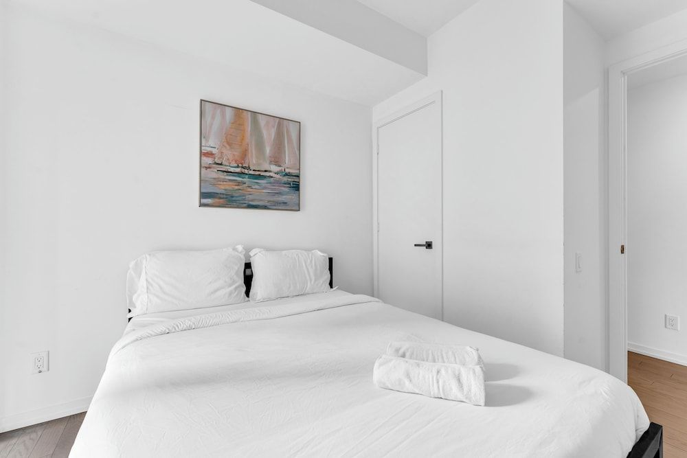 City Centre Suites Design Condo, 2 Bedrooms, Kitchen, City View 3