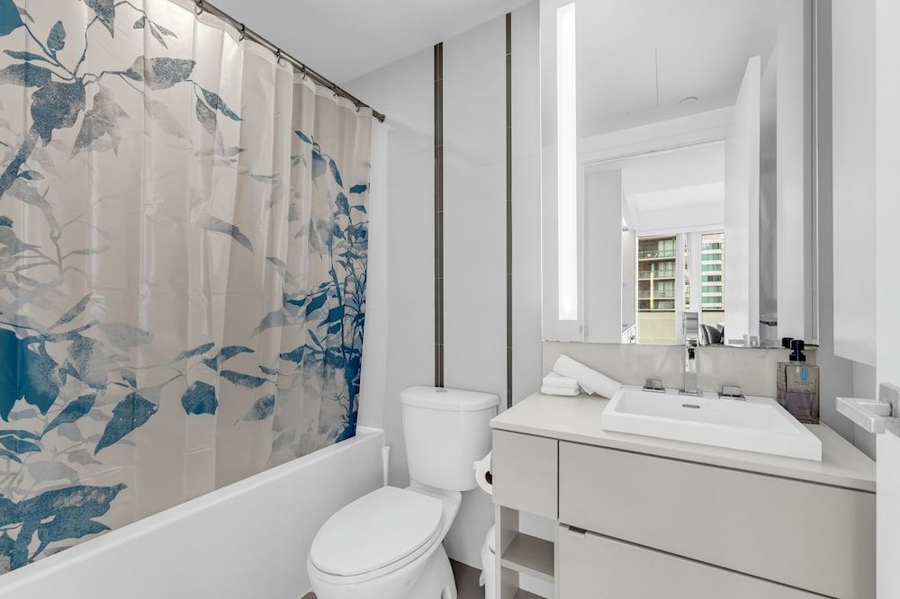 City Centre Suites Design Condo, 2 Bedrooms, Kitchen, City View 9