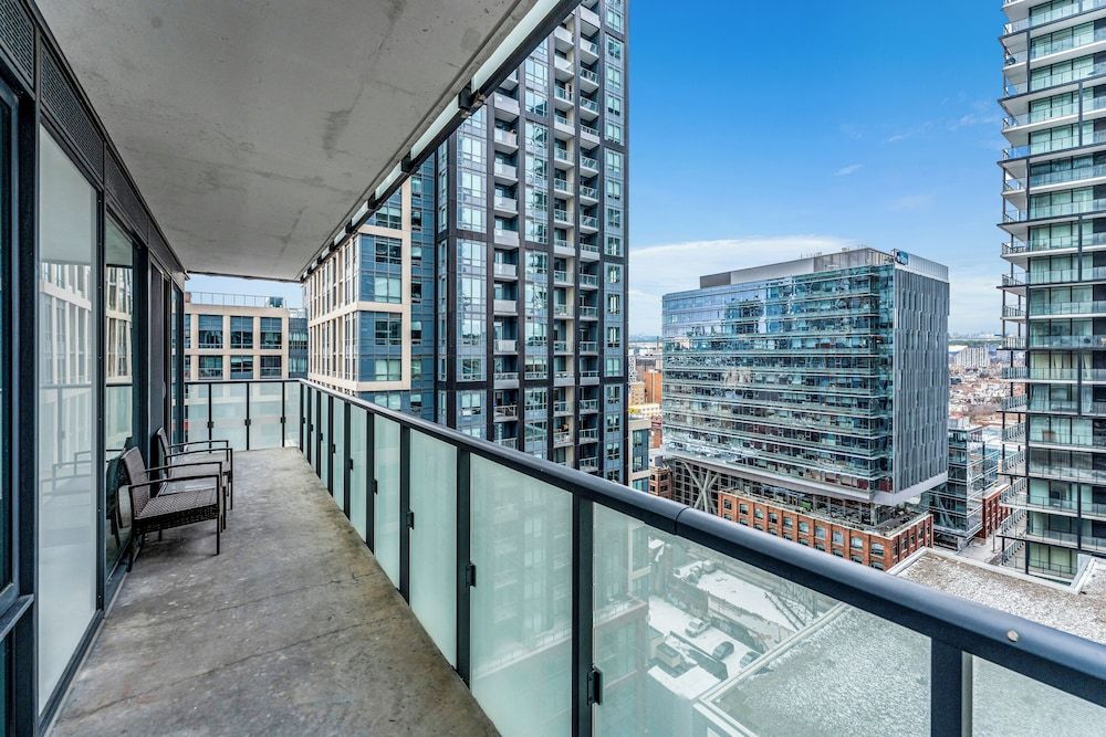 City Centre Suites Deluxe Condo, 2 Bedrooms, Kitchen, City View 4