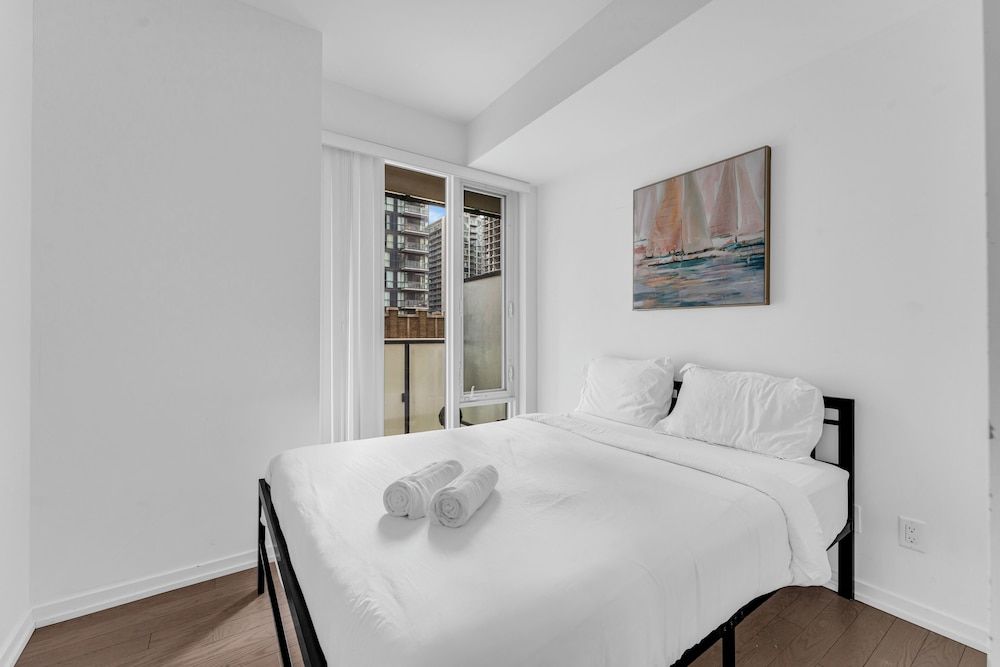 City Centre Suites Design Condo, 2 Bedrooms, Kitchen, City View