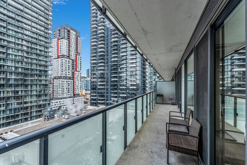 City Centre Suites Deluxe Condo, 2 Bedrooms, Kitchen, City View 5