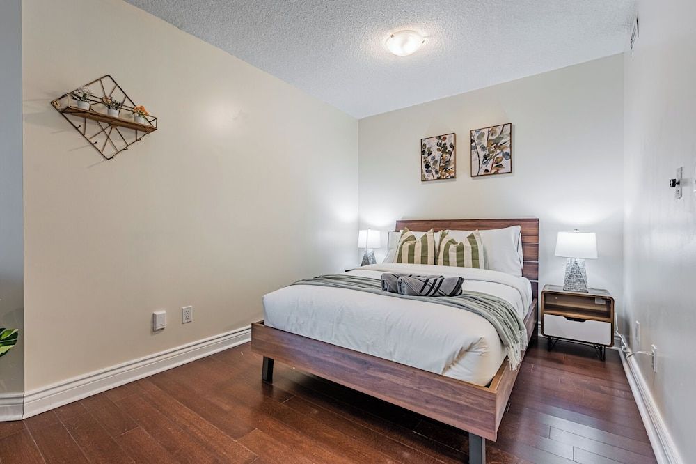 Fort York Suites Comfort Condo 4