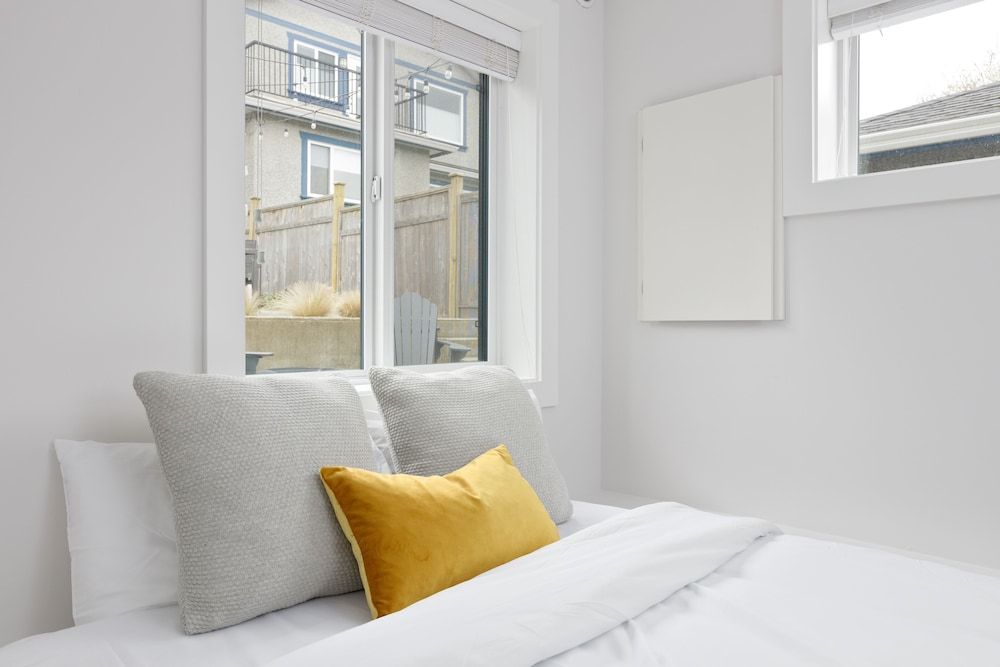 791 Durward Avenue Premium Apartment