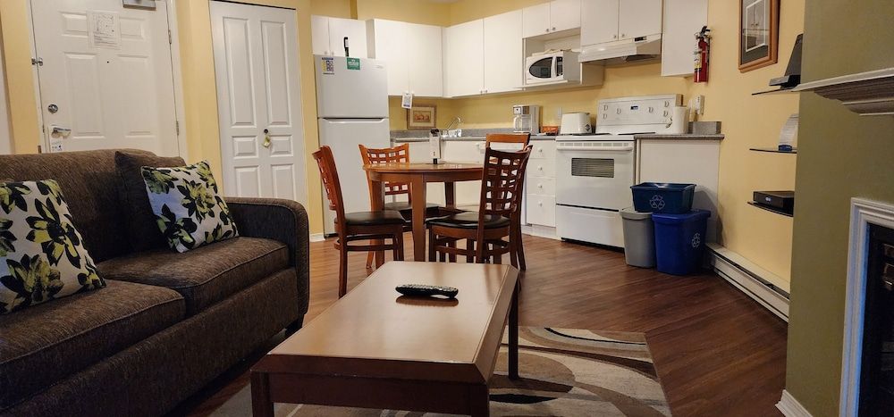 Times Square Suites Hotel Studio & Den 5