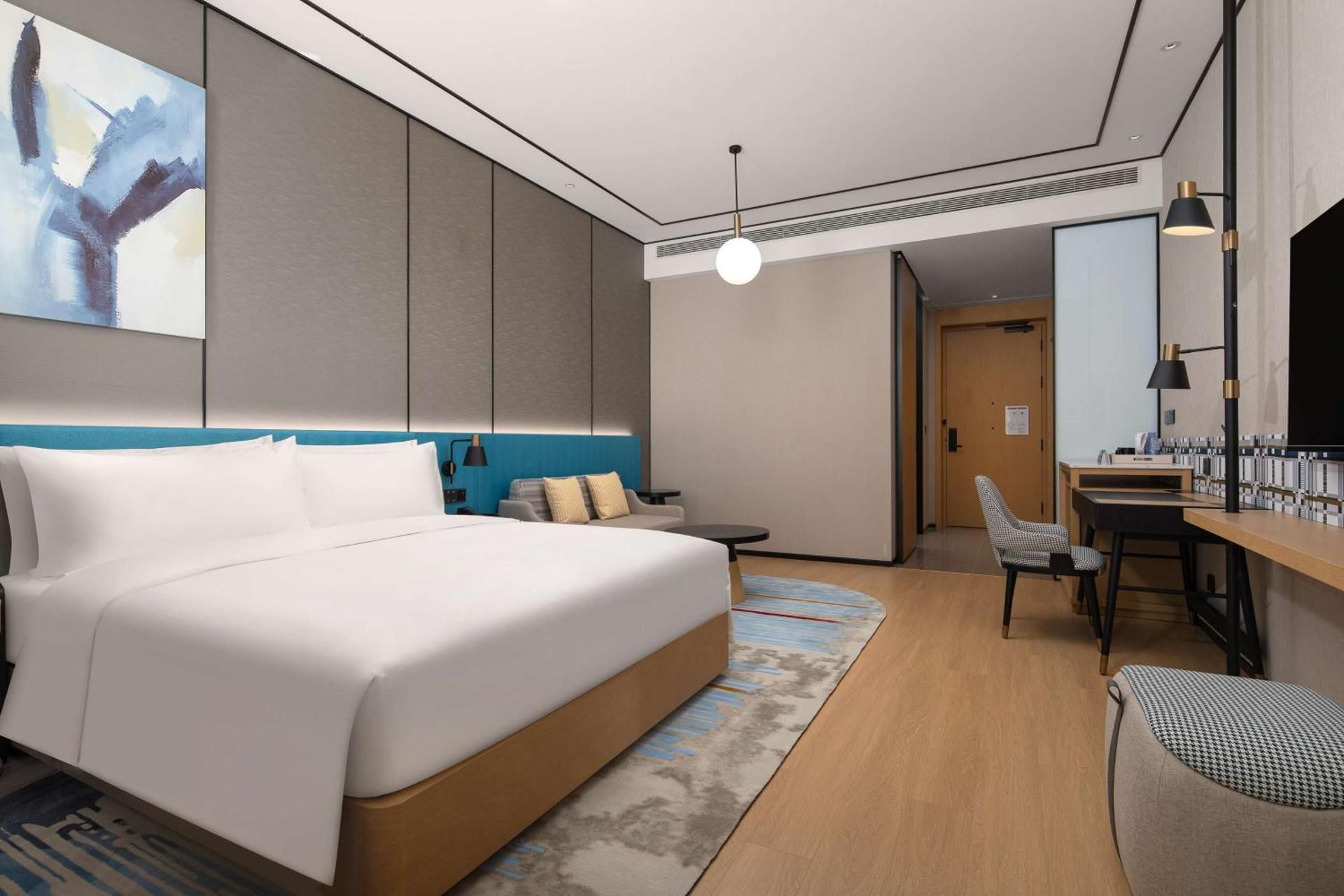 King Guest Room with Sofa Bed