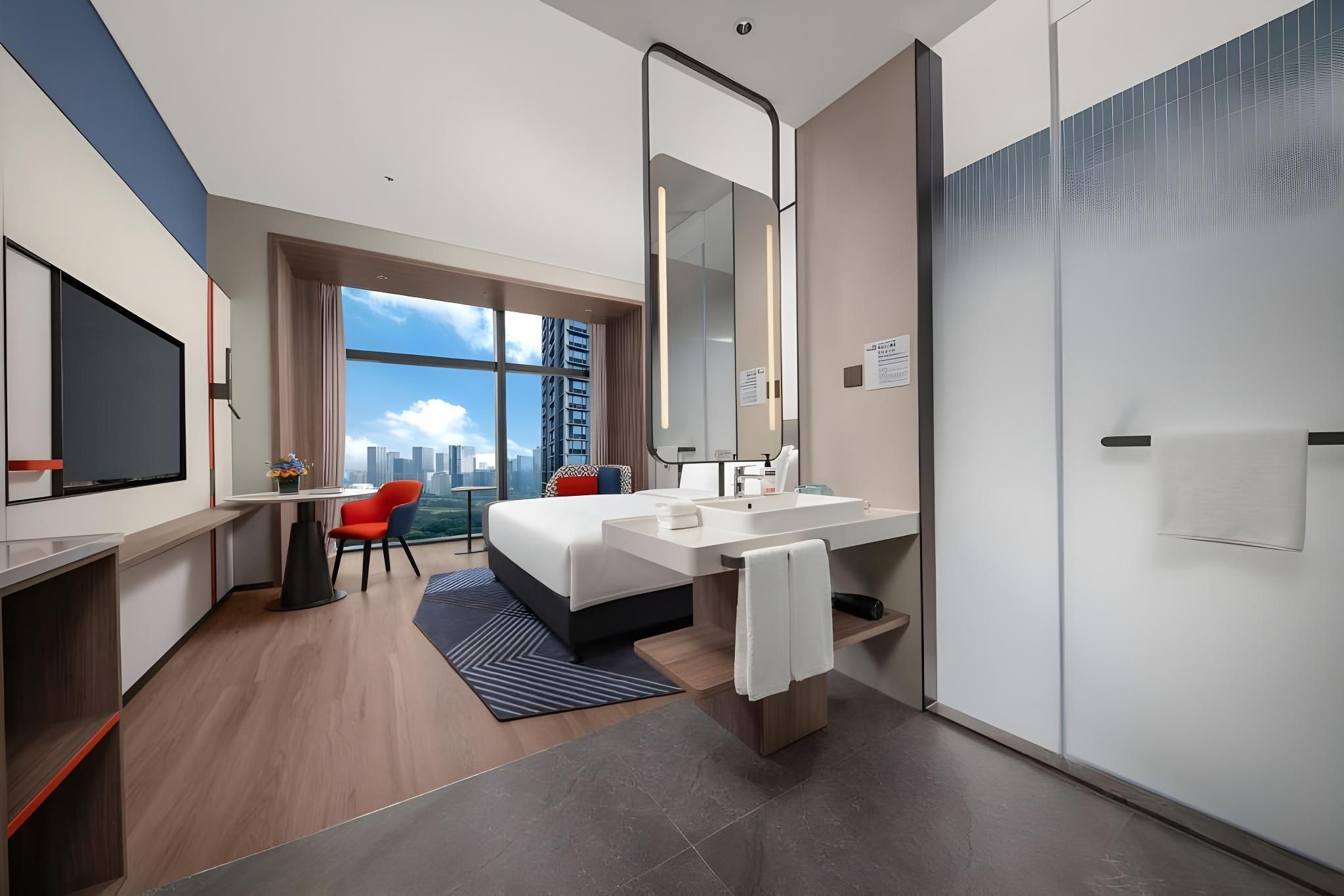 1 King Standard Golf View Extra Floor Space