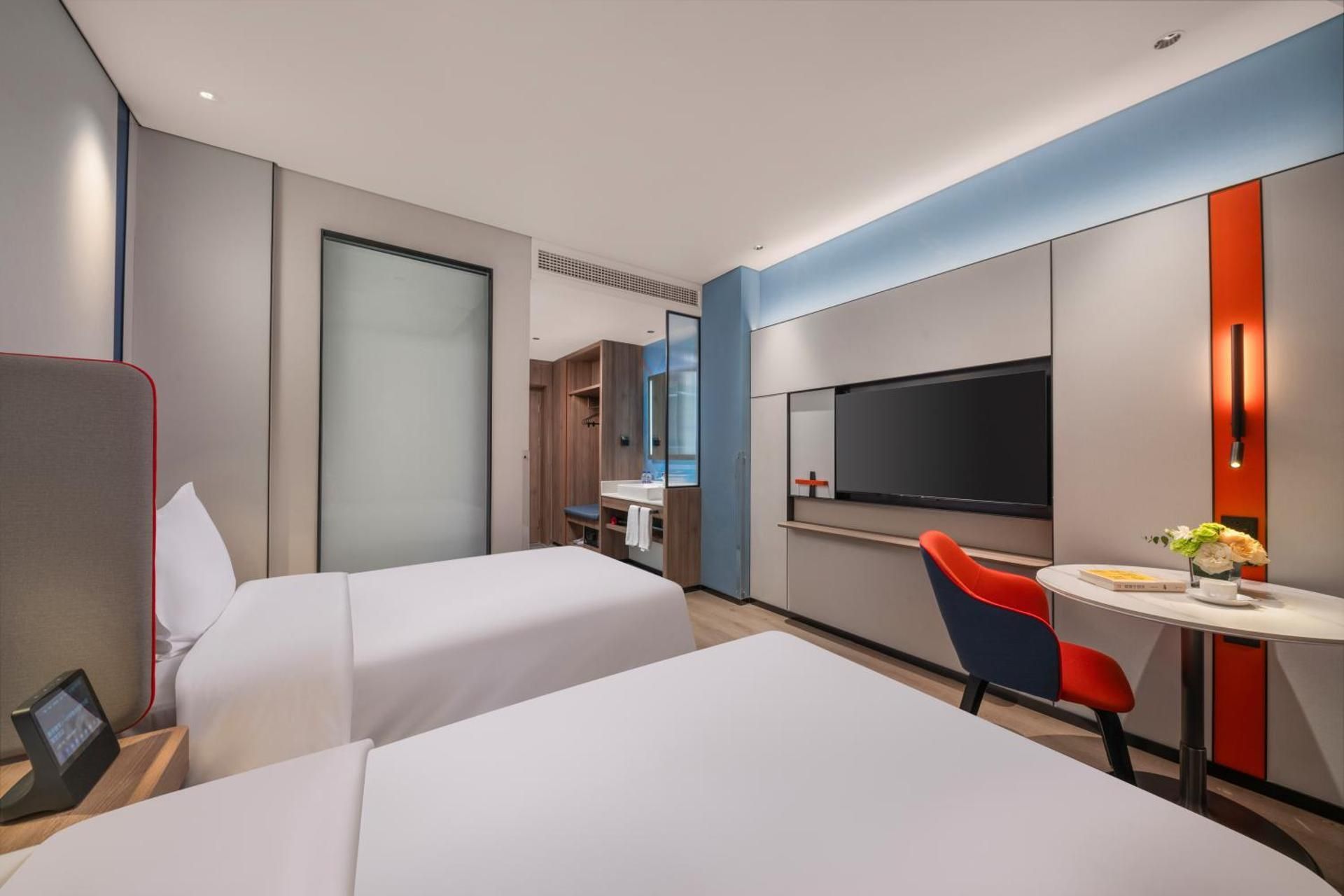 Standard Twin Room with Courtyard View
