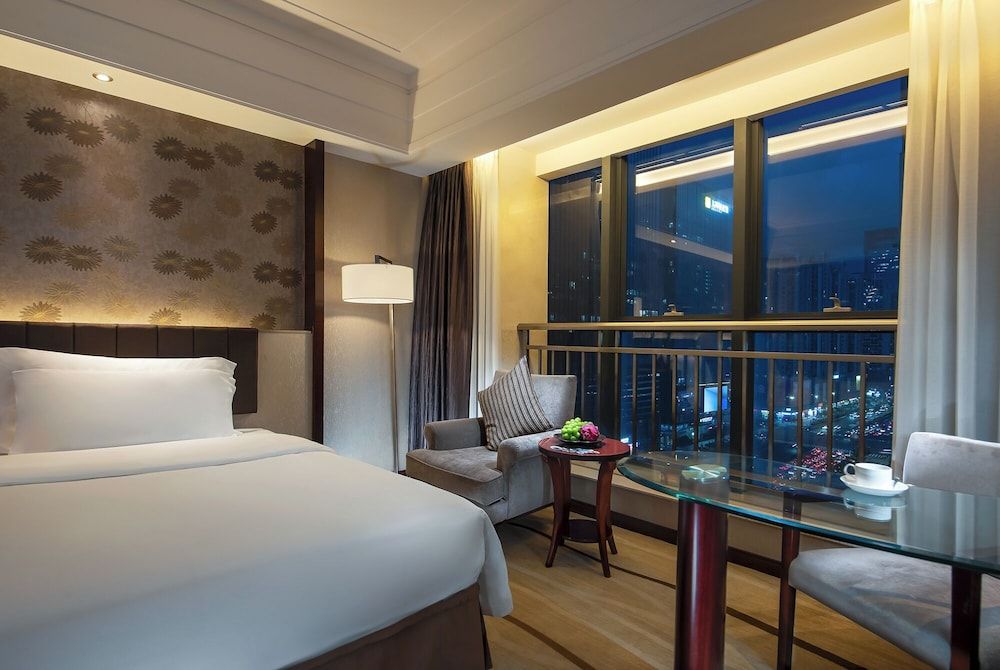 Basic Single Room, 1 Queen Bed, Non Smoking, Private Bathroom
