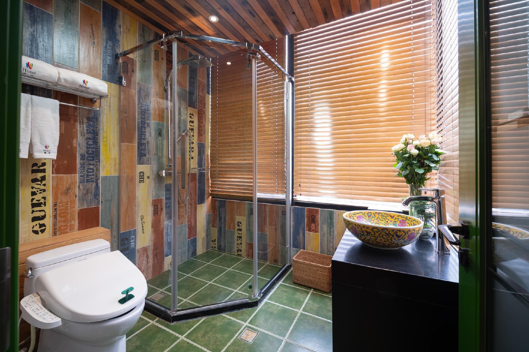 Deluxe Triple 3 Beds