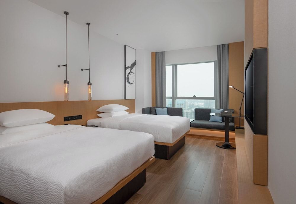 Deluxe Room, 2 Double Beds, City View