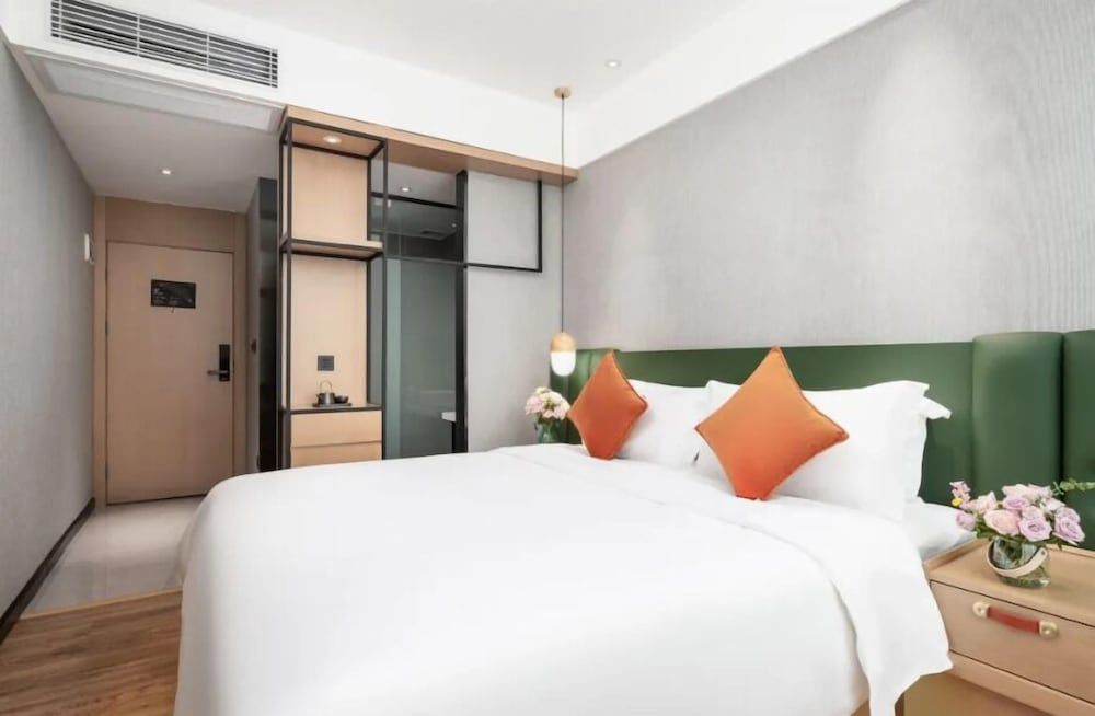 Comfort Room, 1 Queen Bed