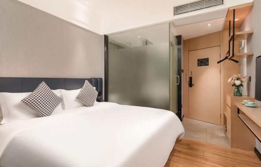 Comfort Room, 1 Queen Bed