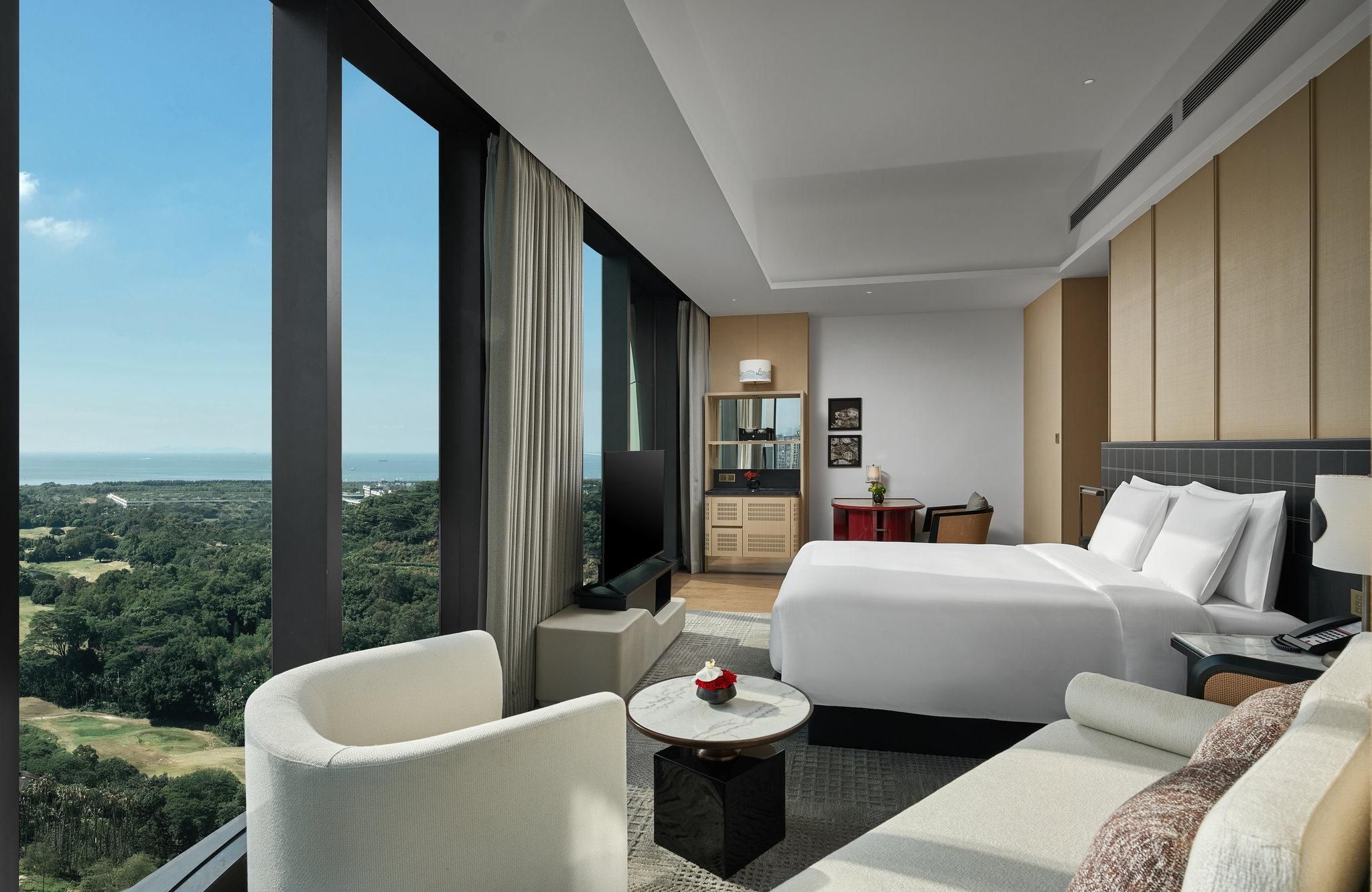 1 King Premium Ocean View Lounge Access