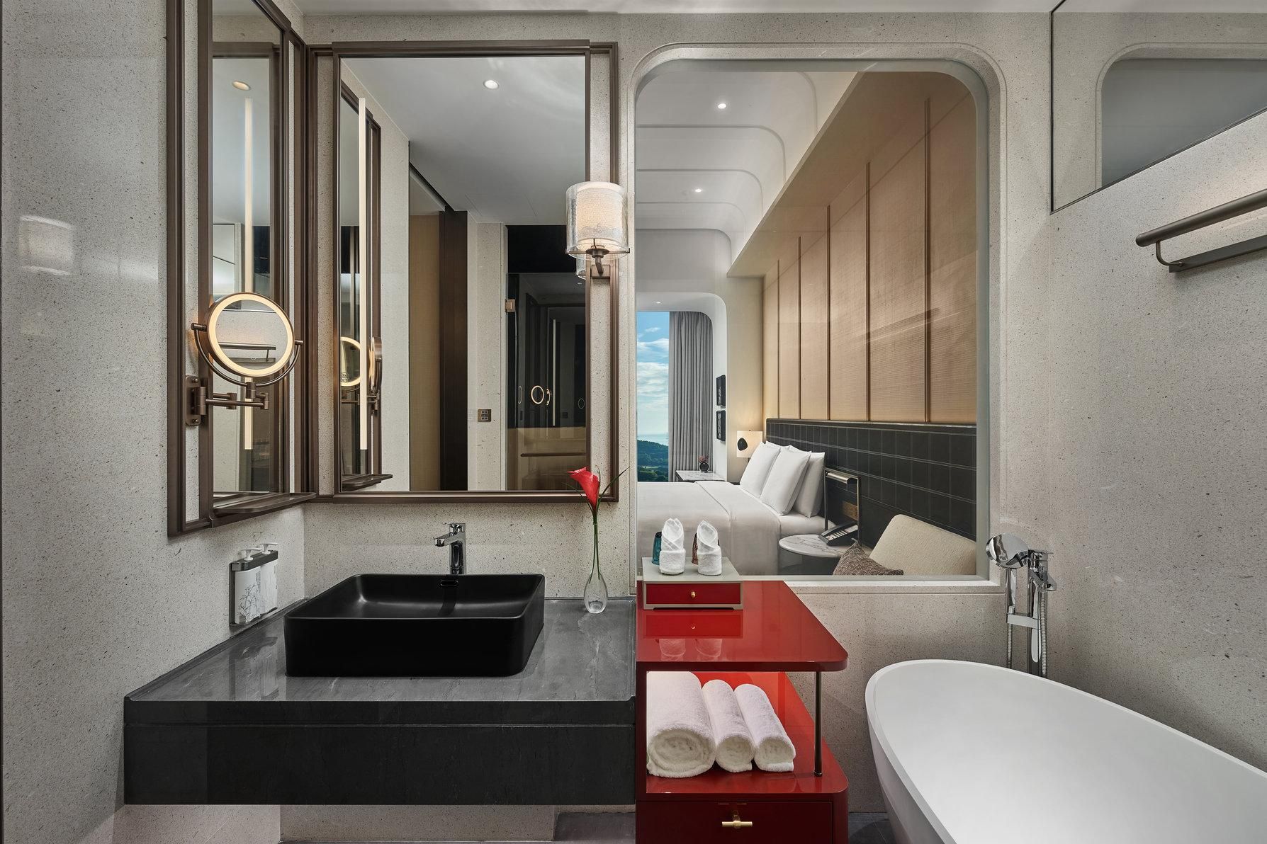 1 King Standard Ocean View Lounge Access