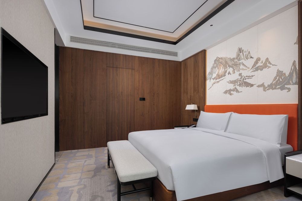 Deluxe Suite, 1 King Bed