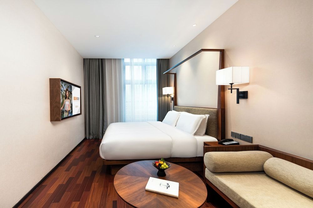 Superior Room, 1 King Bed, Non Smoking, City View