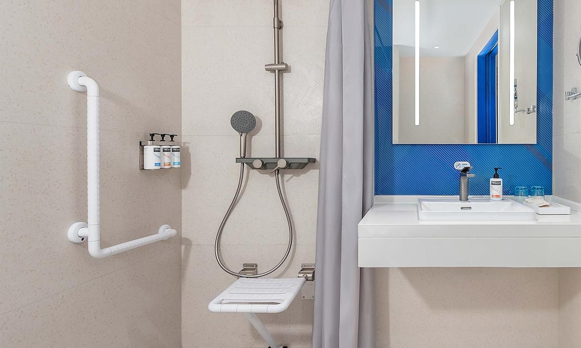 Standard King Room - Accessible