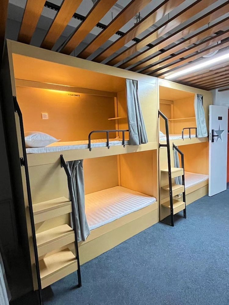 Shared Dormitory, Women only, Non Smoking