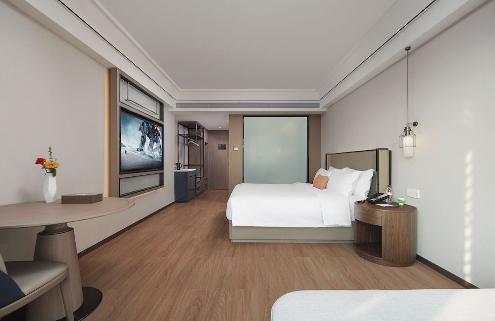 Mehood Lestie International Hotel Linhexi Guangzhou East Railway Branch - Free Shuttle Bus to Canton Fair Complex During Canton Fair Period Elite Double Room, City View 2