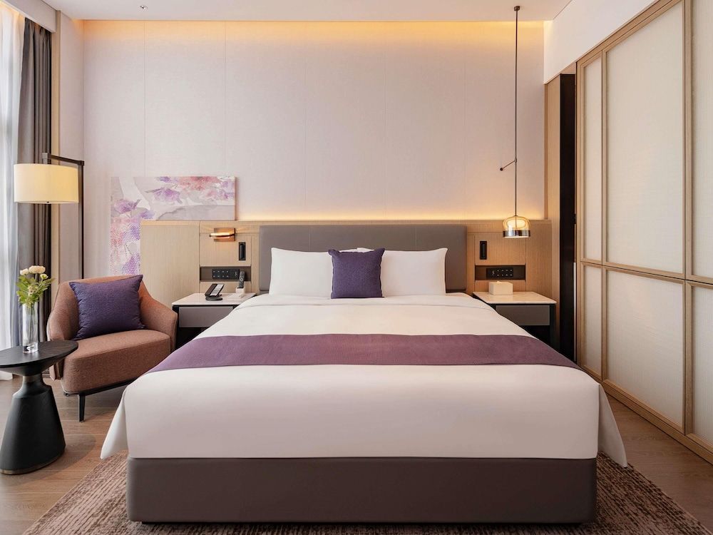 Grand Mercure Shenzhen Guangming Superior Room, 1 King Bed 3