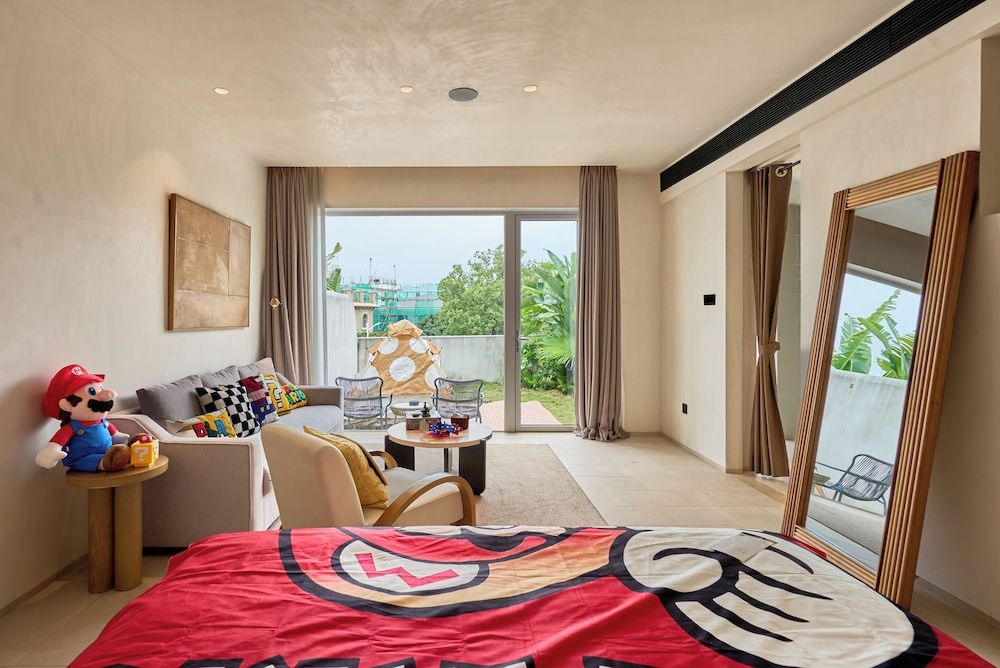 Miyue Shenzhen Blue and White Holy Island Cliff Pool Hotel Comfort Room, 1 Queen Bed 3