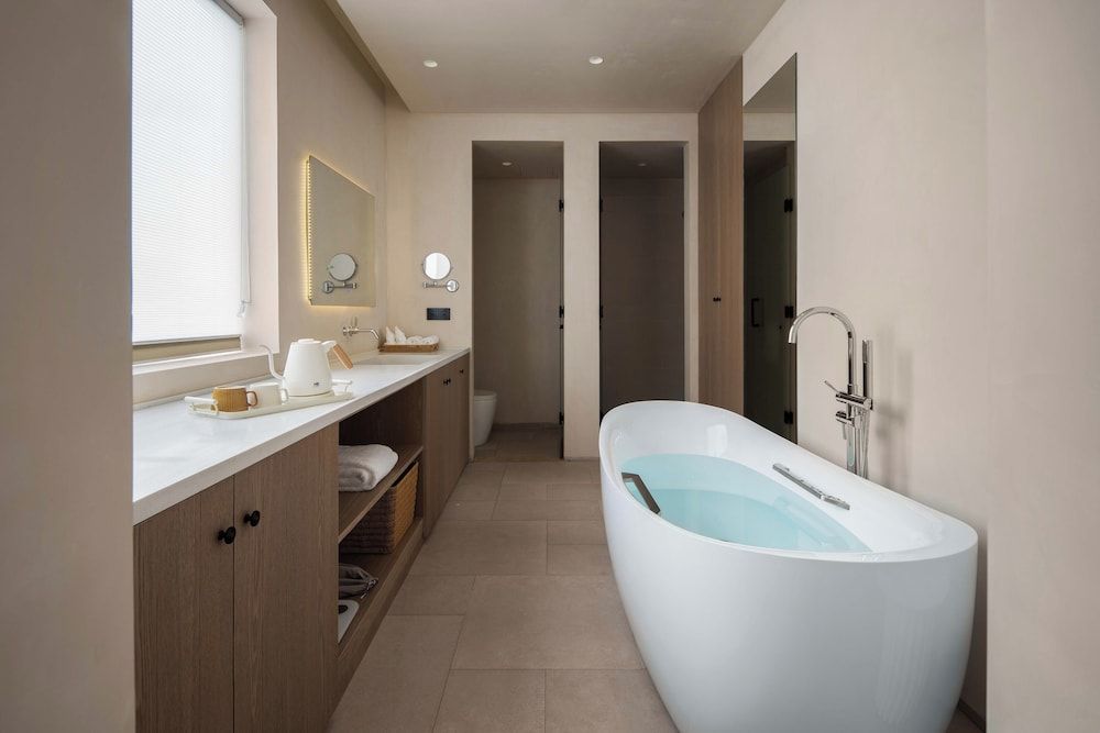 Miyue Shenzhen Blue and White Holy Island Cliff Pool Hotel Elite Room, 1 Bedroom, Courtyard View 8