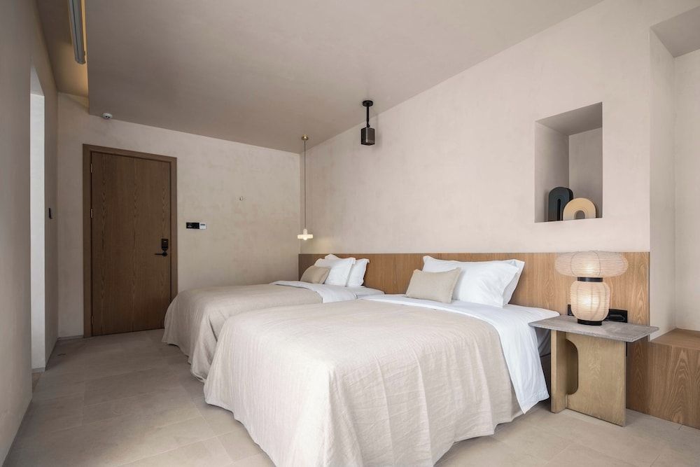 Miyue Shenzhen Blue and White Holy Island Cliff Pool Hotel Elite Room, 1 Bedroom, Courtyard View 3