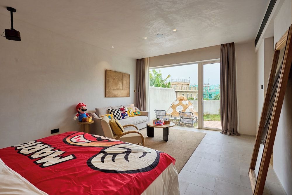 Miyue Shenzhen Blue and White Holy Island Cliff Pool Hotel Comfort Room, 1 Queen Bed