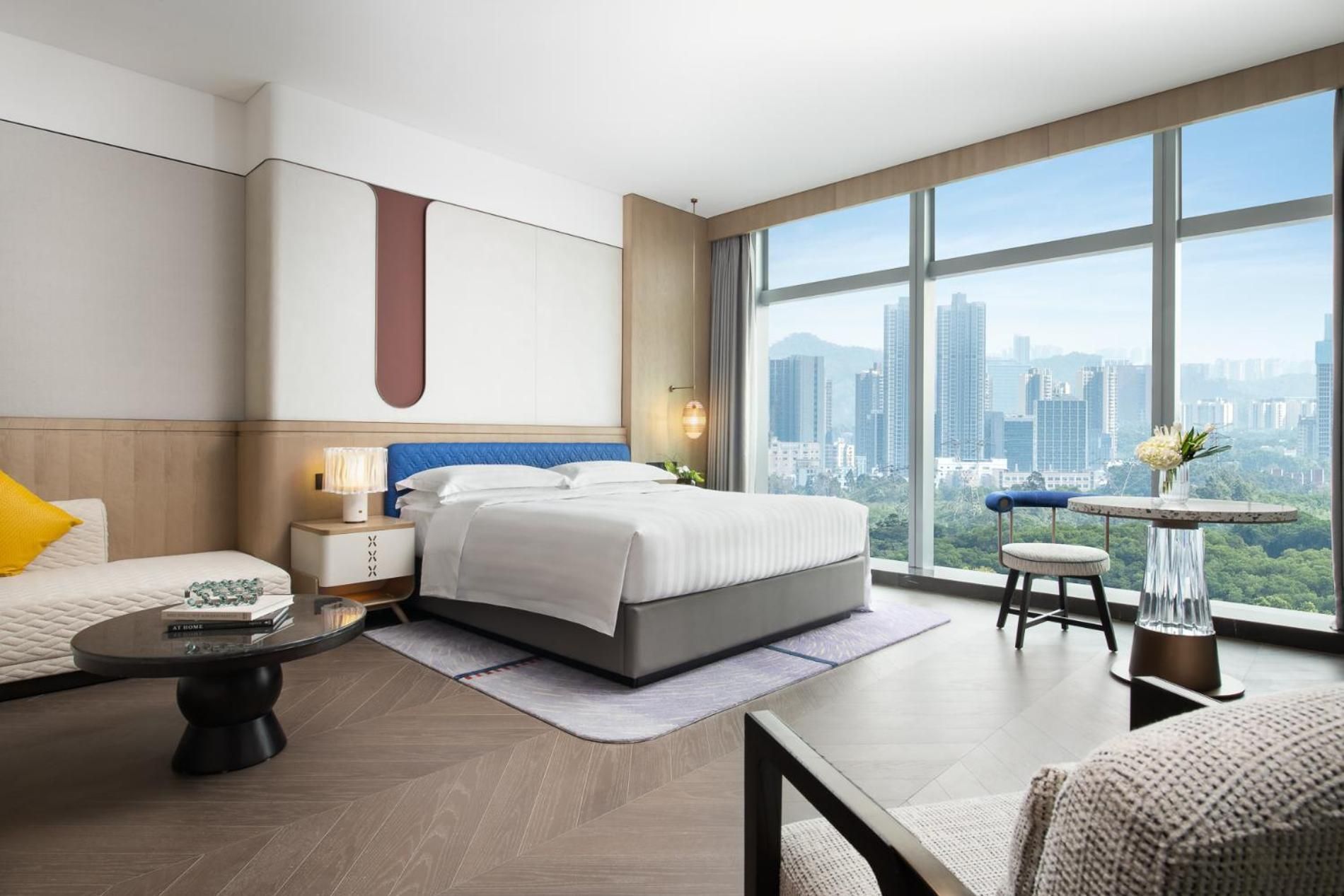Fashion Town Hotel Shenzhen MGallery Collection DELUXE ROOM, 1 King Size Bed, City View