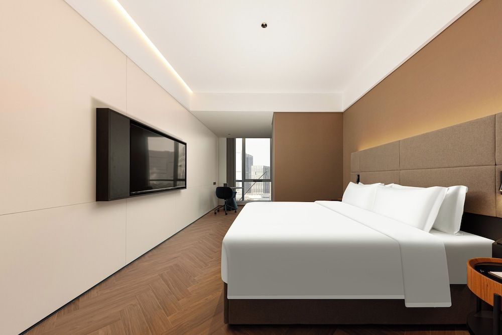 Comfort Double Room, 1 Queen Bed, Private Bathroom, City View