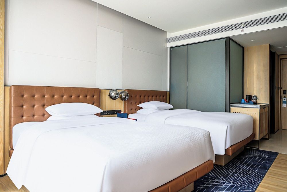 Four Points by Sheraton Shenzhen Guangming Superior Double Room, 2 Double Beds, City View 3