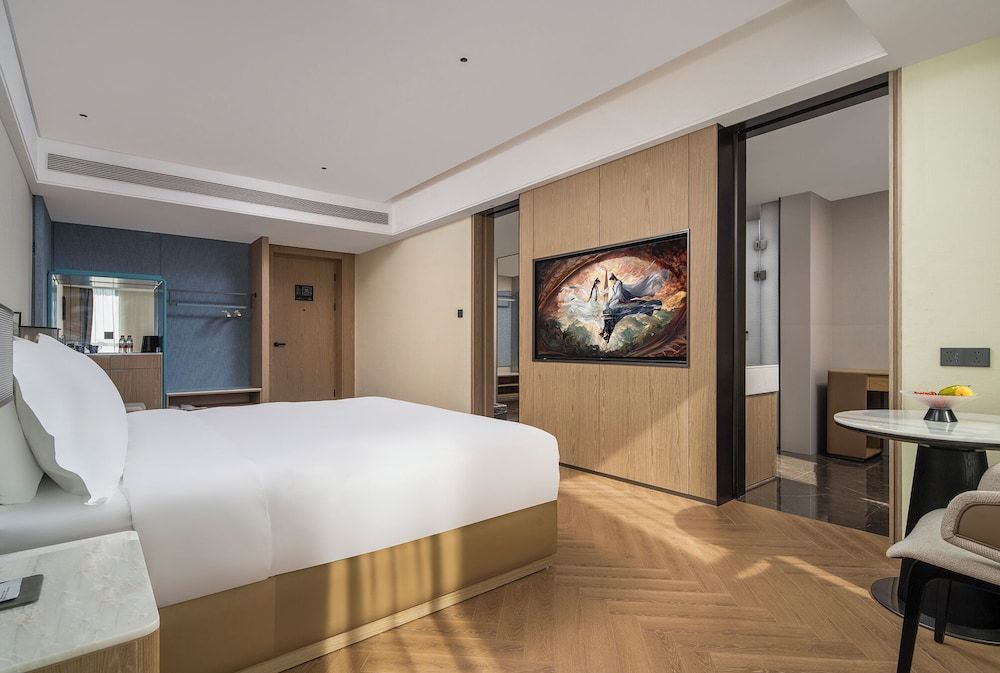 Executive Suite, City View