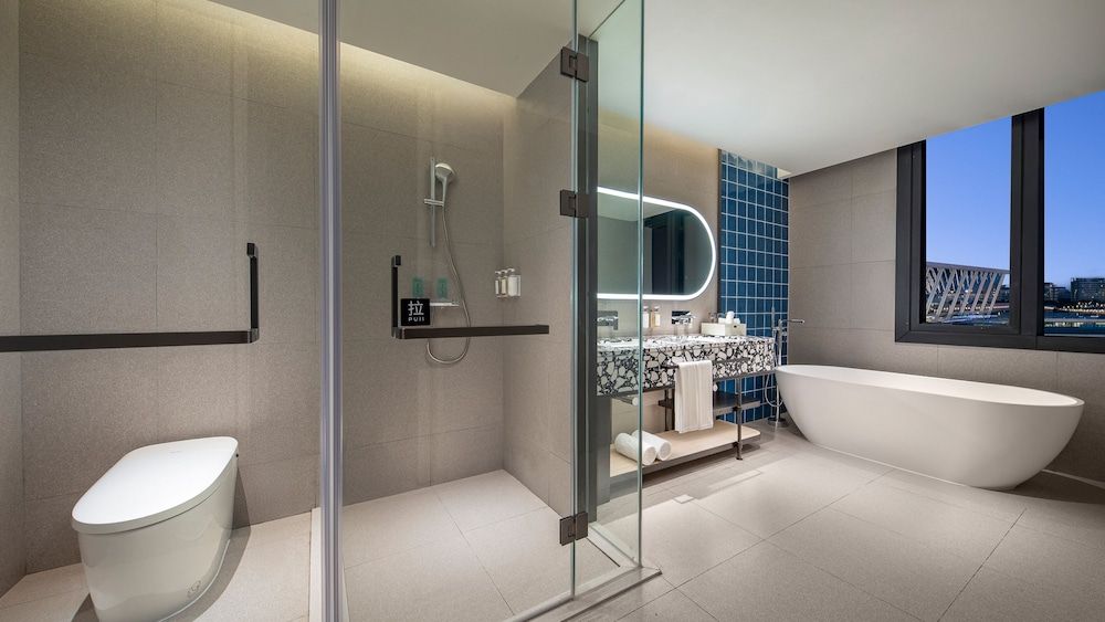 Suite, 1 King Bed