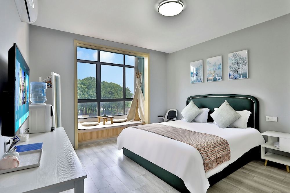 Shanghai Modu Yunlu Parent-Child Hotel Signature Double Room, Balcony, Garden View 8