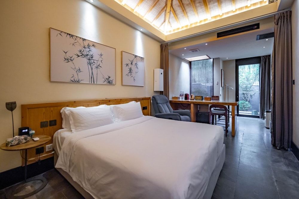 Junior Double Room, Garden View