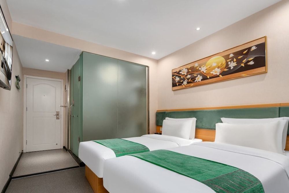 Superior Twin Room, City View