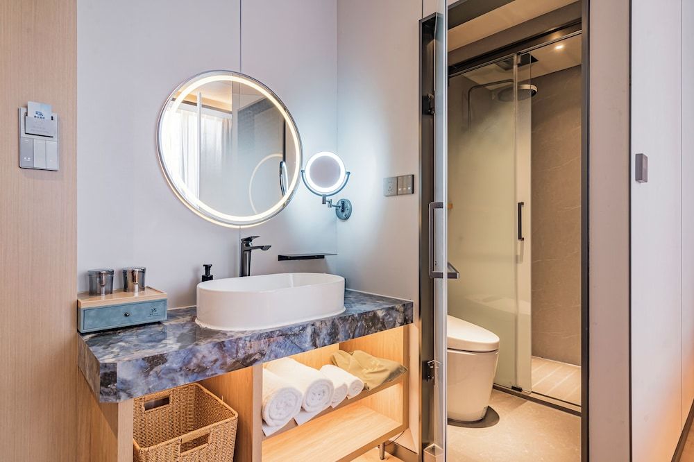 Dequan Landscape Hote