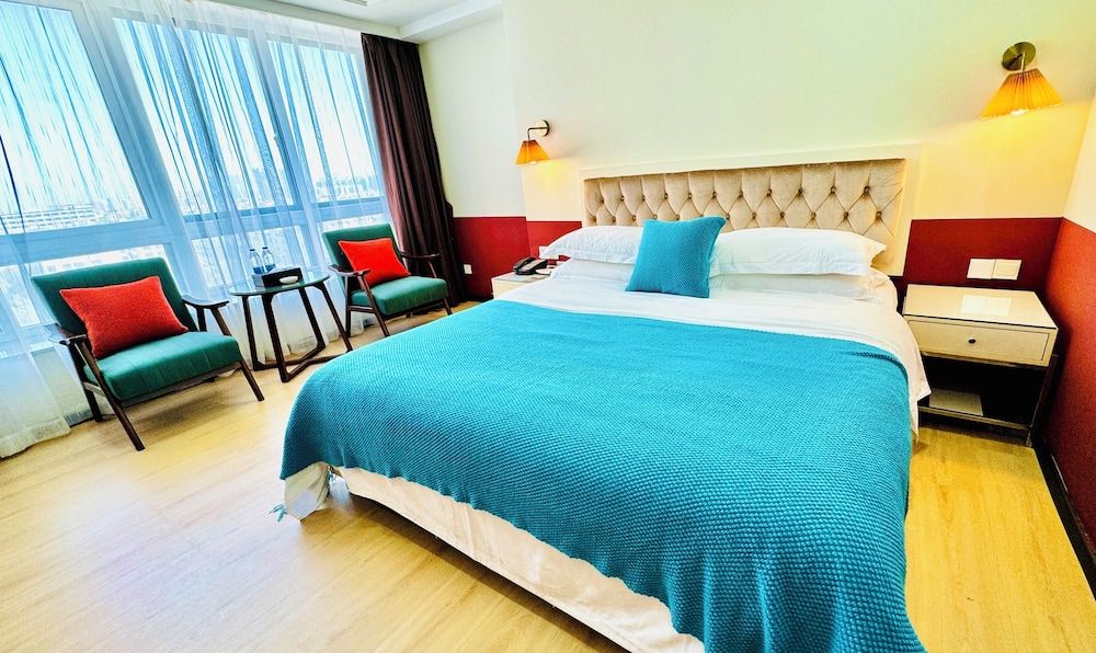 Carnation Business Hotel Comfort Single Room, City View 4