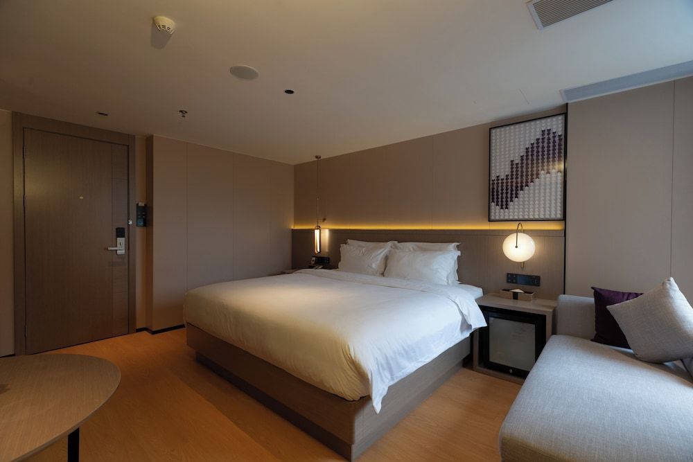 Business Double Room, City View