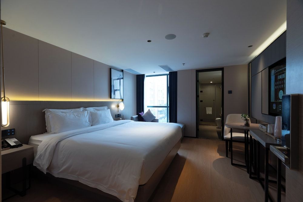 Business Double Room, City View