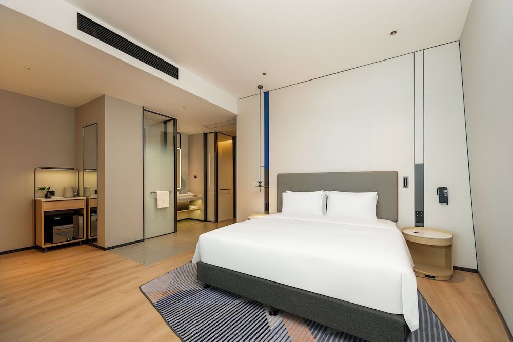 1 King Suite