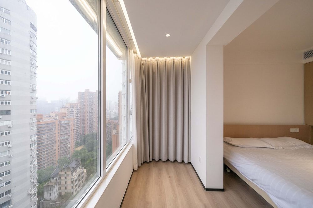 ZHome-Modern 3 bedrooms apartment Comfort Apartment, City View 7