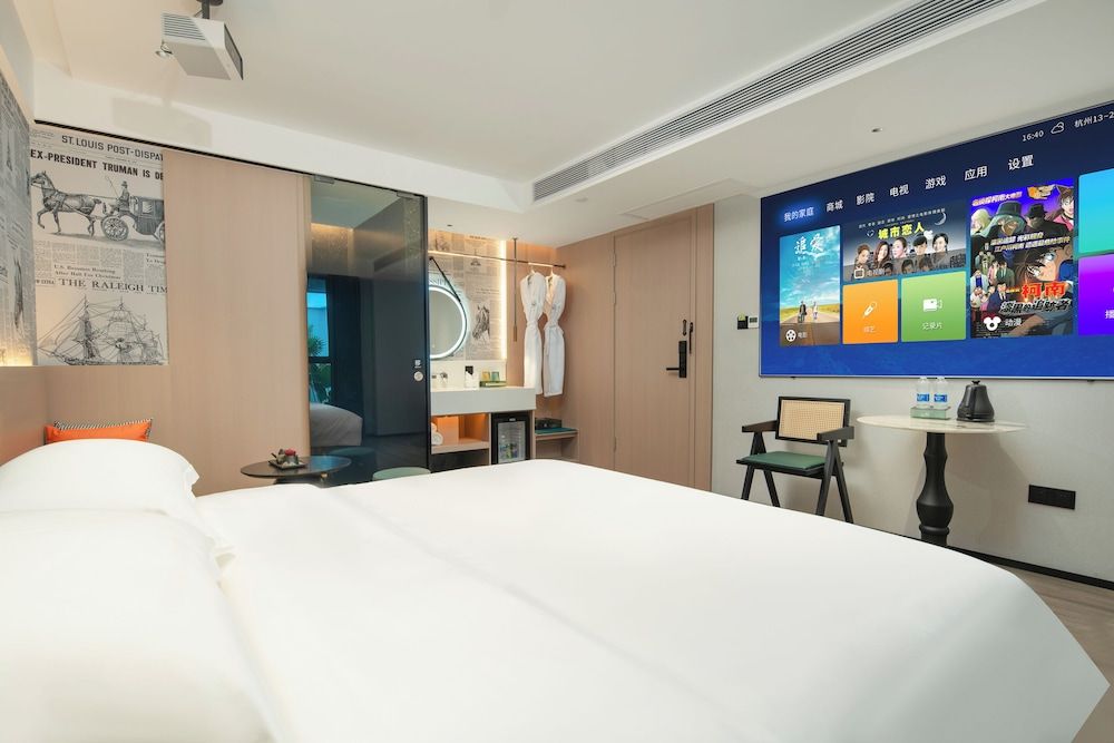 Lan Wan International Hotel Basic Double Room, 1 Queen Bed 5